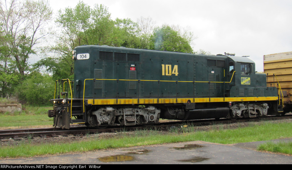 Ohio South Central Railroad (OSCR) 104